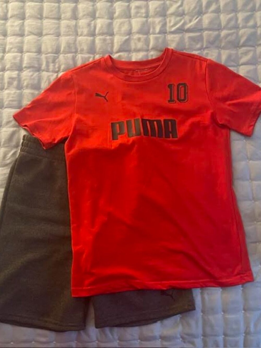 PUMA Boys Red T-Shirt & Gray Fleece Short Set Size 10/12 Like New - Picture 5 of 9